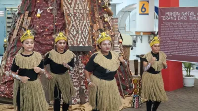 Terang Papua Warnai Natal di Perpustakaan PCU