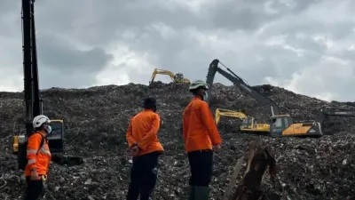 Tragedi Bantargebang: Gunungan Sampah 50 Meter Longsor, 6 Orang Tewas