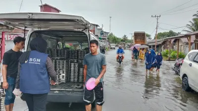 Gerak 52 SPPG Aceh Salurkan 185 Ribu Paket Gizi: Respons Bencana dalam Lanskap Global