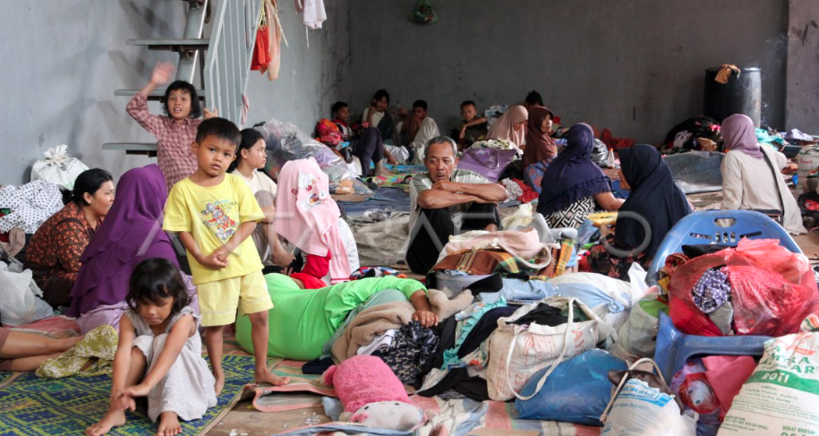 Foto Penampungan Pengungsi Korban Banjir