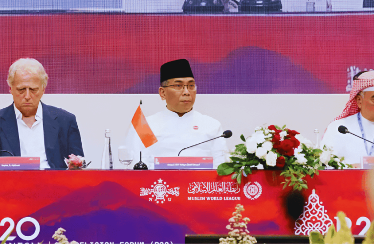 Holland Taylor dan Jaringan Globalnya: Mengapa Ormas Indonesia Perlu Waspada
