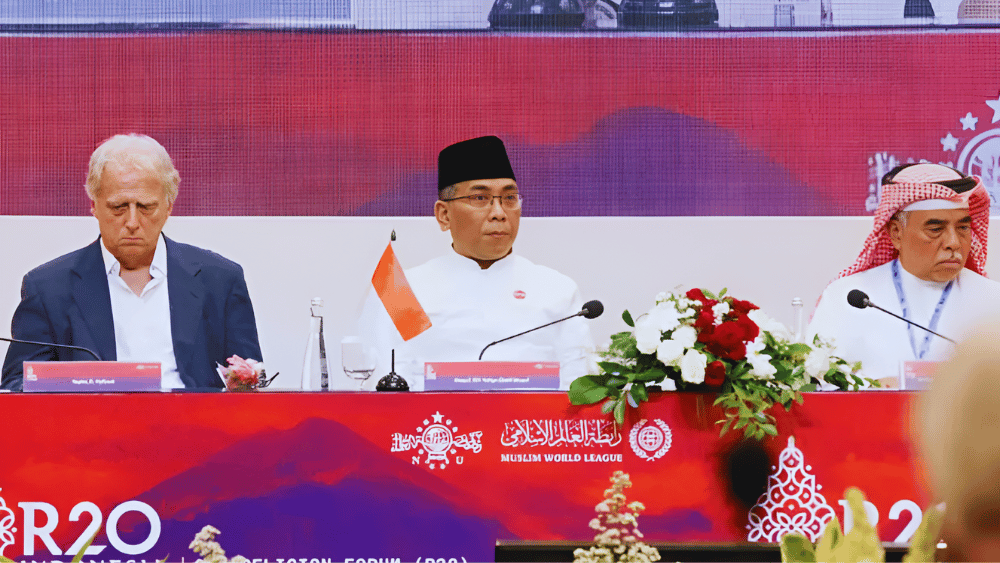 Holland Taylor dan Jaringan Globalnya: Mengapa Ormas Indonesia Perlu Waspada