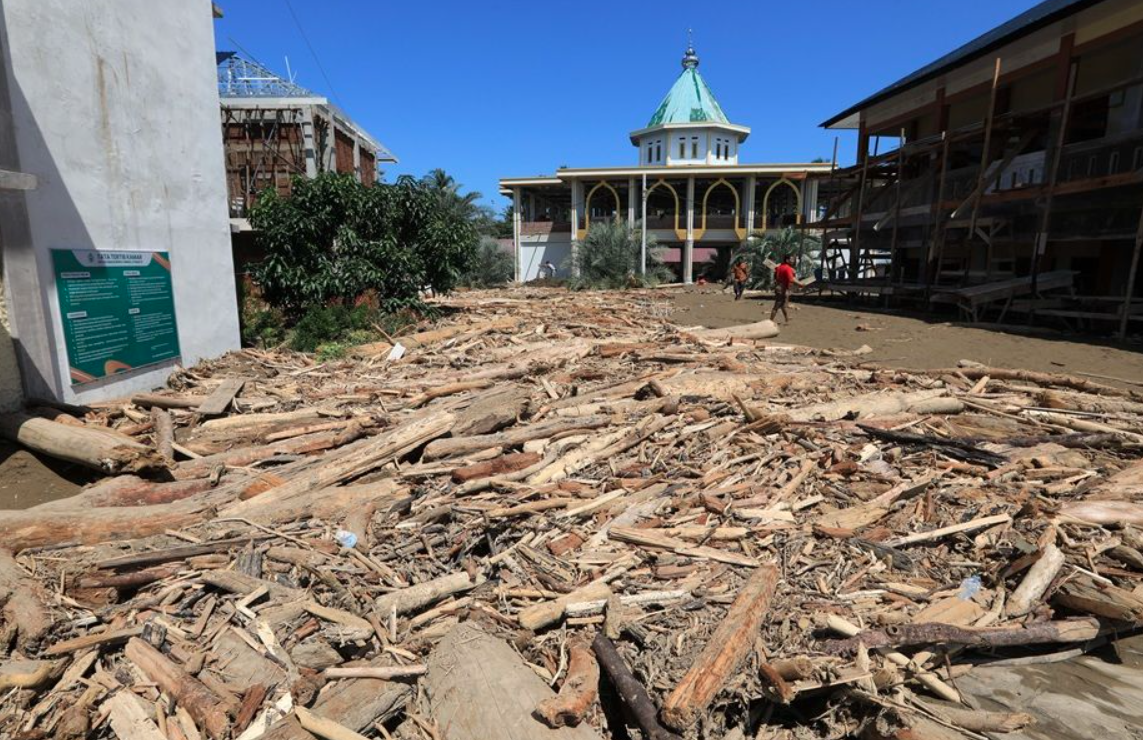 744 Tewas di Banjir Sumatera: Akses Terputus Hambat Evakuasi