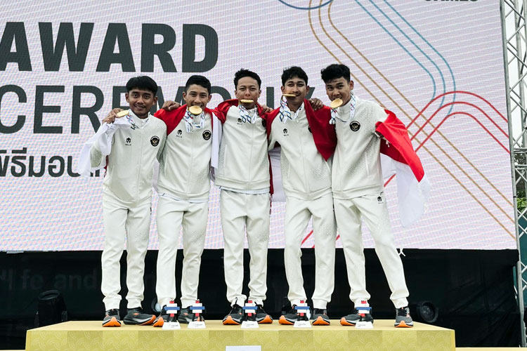 Tim balap sepeda Indonesia yang meraih medali emas di SEA games 2025 di Thailand