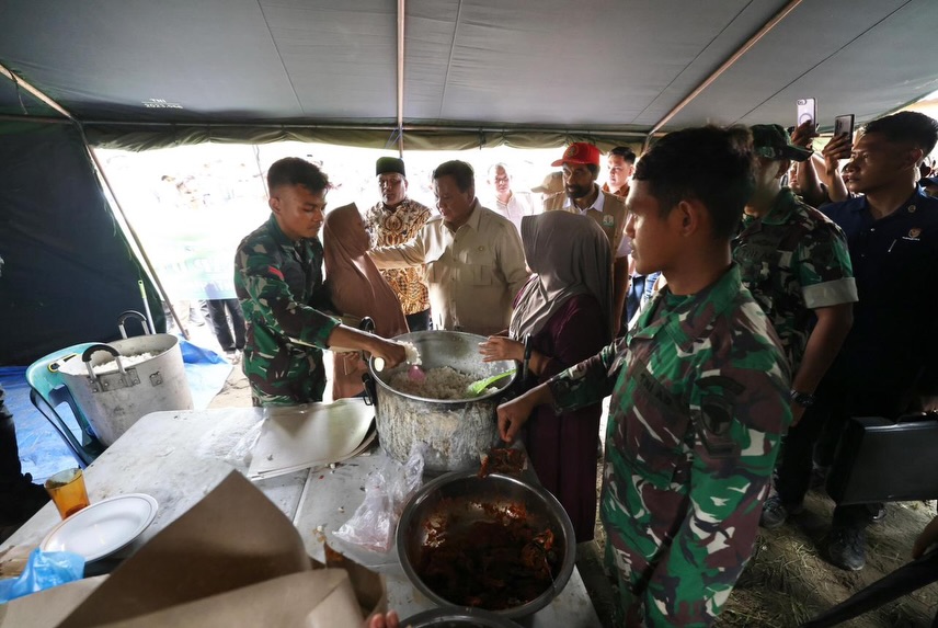 prabowo kunjungi posko pengungsian