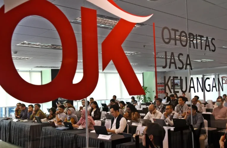 Putusan KPPU Guncang Industri Pinjol, OJK Hormati dan Awasi