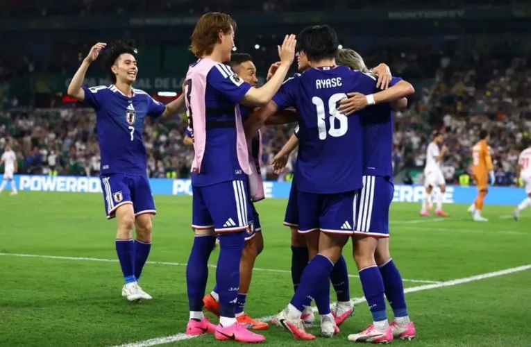 Ayase Ueda Cetak Brace Saat Jepang Permalukan Tunisia 4-0