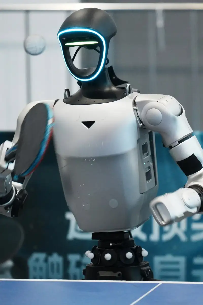 Robot TAU, cakrawala world