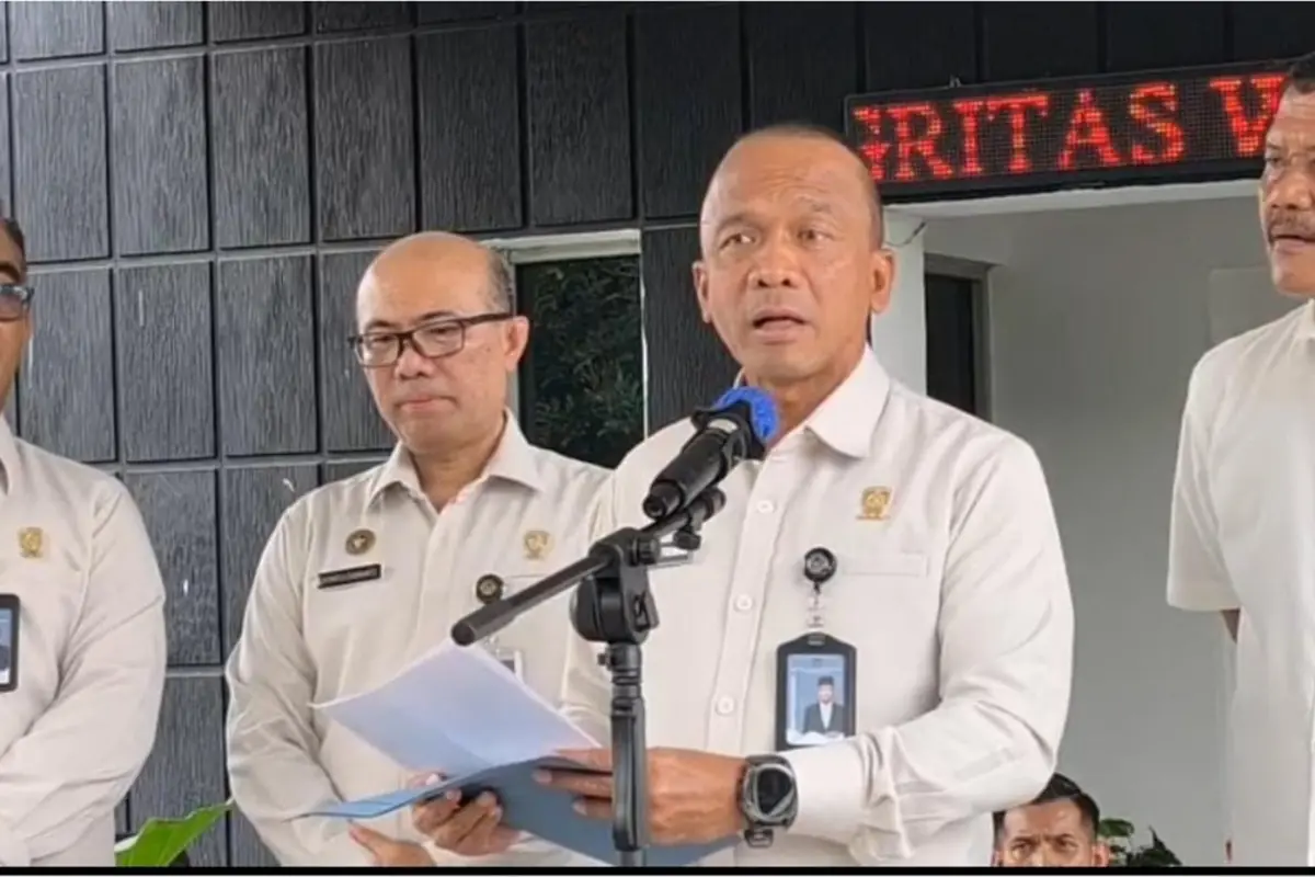Ditjen PAS Lapas Cibinong memberi keterangan dalam RDP Komisi XIII setelah Ombudsman absen. DPR membahas tindak lanjut temuan fasilitas mewah.
